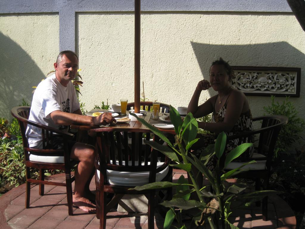 Frangipani Homestay Нуса-Дуа Экстерьер фото