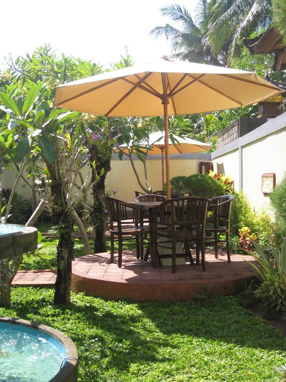 Frangipani Homestay Нуса-Дуа Экстерьер фото