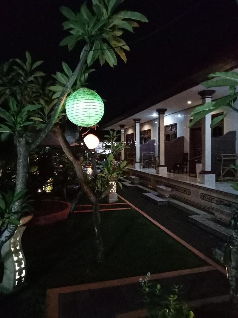 Frangipani Homestay Нуса-Дуа Экстерьер фото