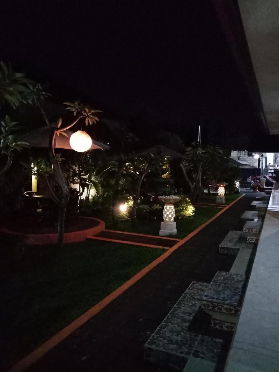 Frangipani Homestay Нуса-Дуа Экстерьер фото